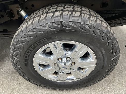Used 2012 Ford F150 XLT w/ XLT Chrome Pkg image 14