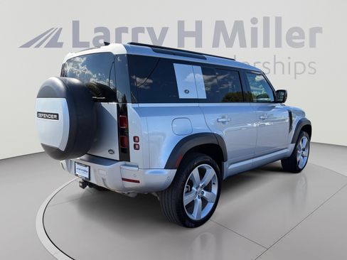 Used 2022 Land Rover Defender 110 XS Edition AWD/4WD image 5