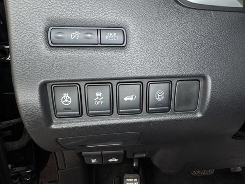 Used 2024 Nissan Murano SV AWD/4WD image 11