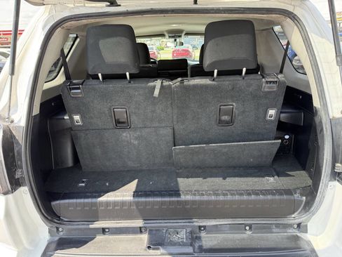 Used 2017 Toyota 4Runner SR5 AWD/4WD image 36