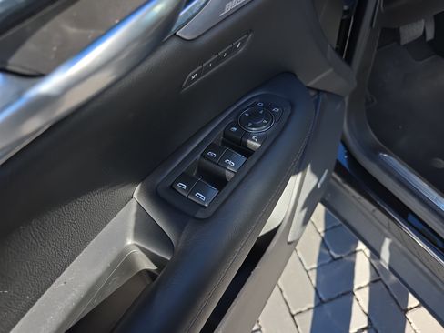 Used 2025 Cadillac XT5 Premium Luxury image 21