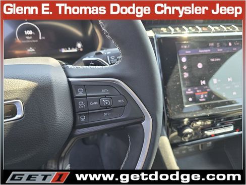 Certified 2025 Jeep Grand Cherokee Altitude AWD/4WD image 19