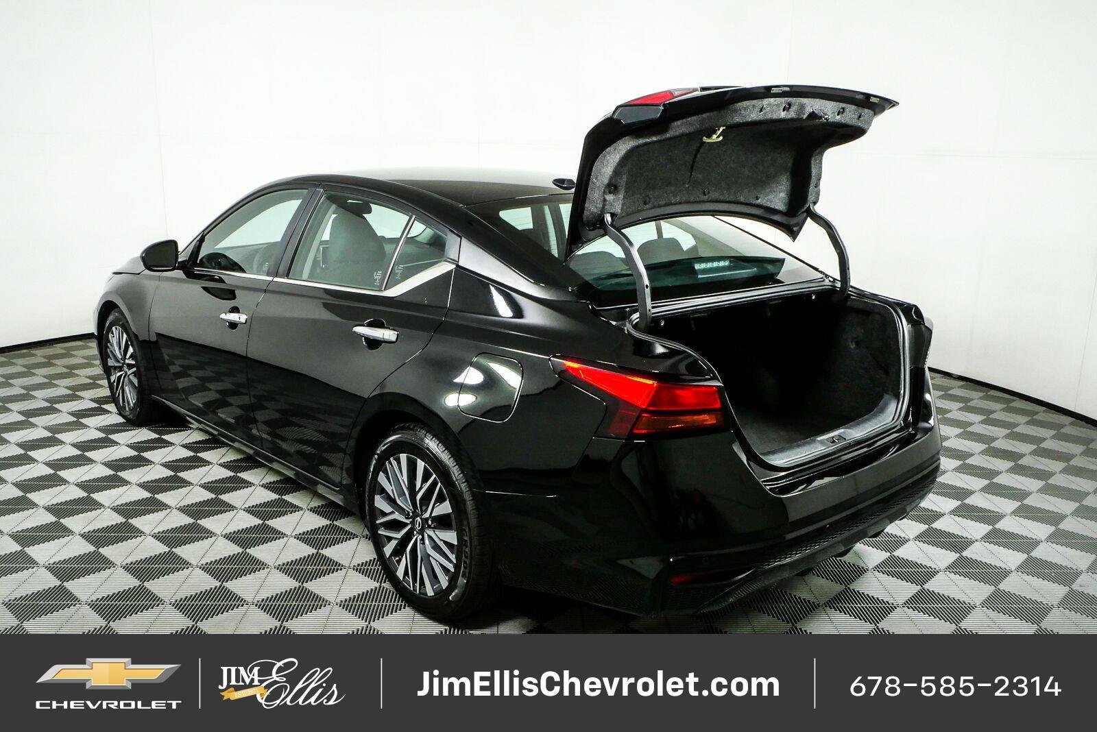 Used 2024 Nissan Altima 2.5 SV FWD image 30