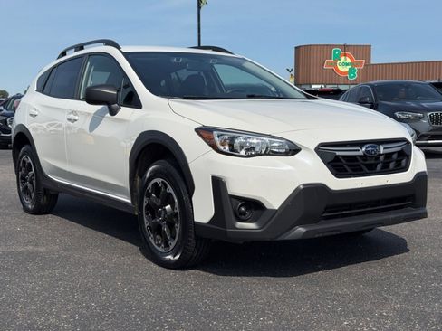 Used 2022 Subaru Crosstrek 2.0i image 2