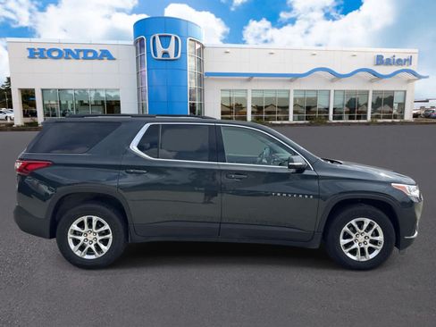 Used 2020 Chevrolet Traverse LT w/ Driver Confidence II Package AWD/4WD image 6