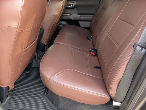 Used 2019 Toyota Tacoma TRD Sport image 25