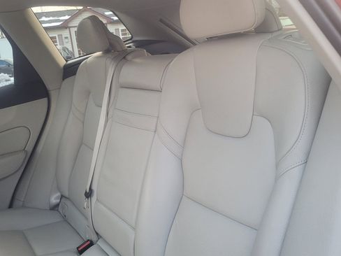 Used 2018 Volvo XC60 T5 Inscription image 36