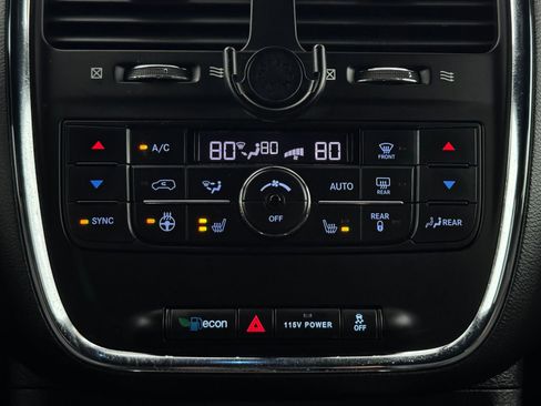 Used 2017 Dodge Grand Caravan GT image 19