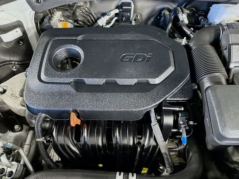 Used 2020 Hyundai Santa Fe Limited image 9