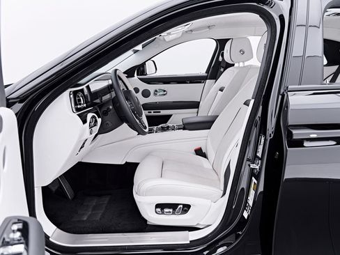 Used 2026 Rolls-Royce Ghost AWD/4WD image 59