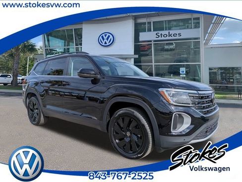 New 2026 Volkswagen Atlas SE FWD image 1