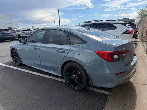 Used 2023 Honda Civic Sport image 3