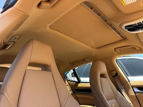 Used 2012 Porsche Panamera 4 image 10