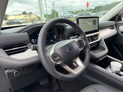 New 2025 Ford Explorer Active w/ Active Comfort Package image 30