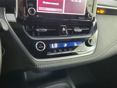 Used 2022 Toyota Corolla SE image 30