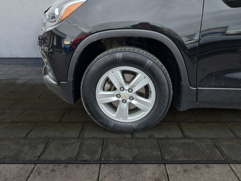 Used 2020 Chevrolet Trax LT w/ LT Convenience Package image 26