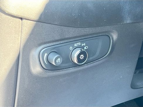 Used 2022 Chevrolet Equinox LT image 10