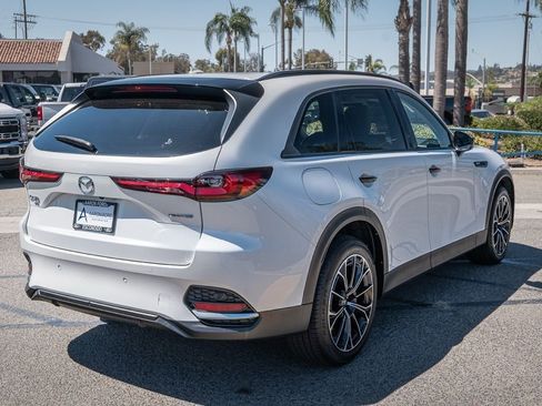 Used 2025 MAZDA CX-70 Plug-In Hybrid w/ Premium Pkg image 6