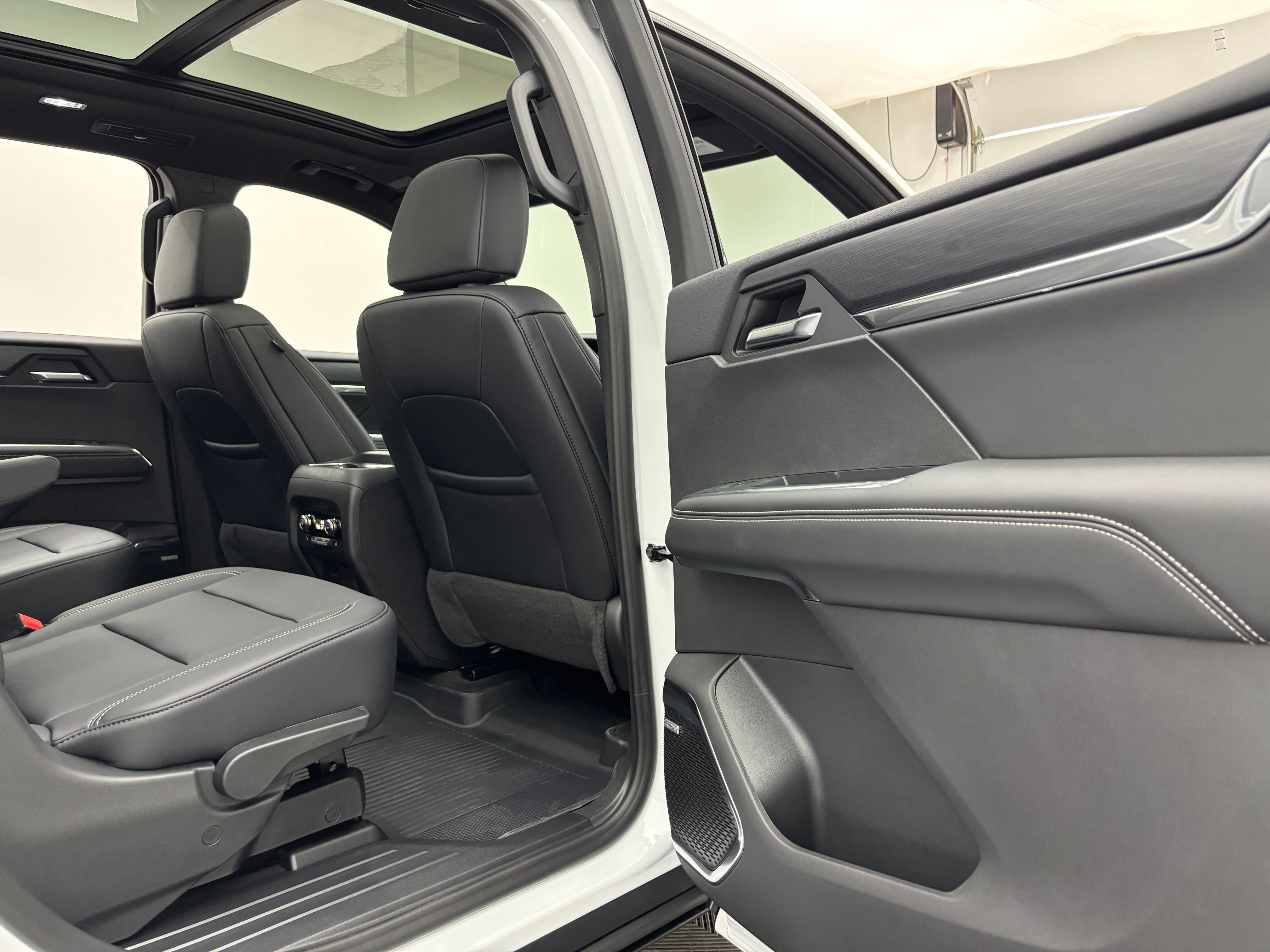 New 2026 GMC Acadia Elevation w/ Black Edition FWD image 38