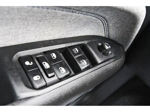 Used 2024 Jeep Compass Latitude w/ Convenience Group image 16