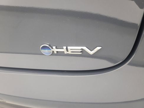 Used 2025 Toyota Prius LE image 11