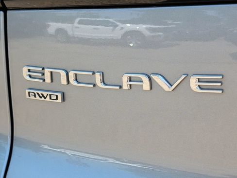 Used 2025 Buick Enclave Sport Touring w/ Power Package AWD/4WD image 41