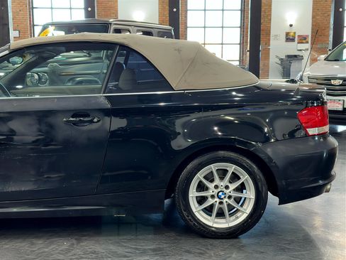 Used 2011 BMW 128i Convertible image 22