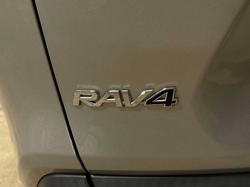 Used 2023 Toyota RAV4 LE AWD/4WD image 24
