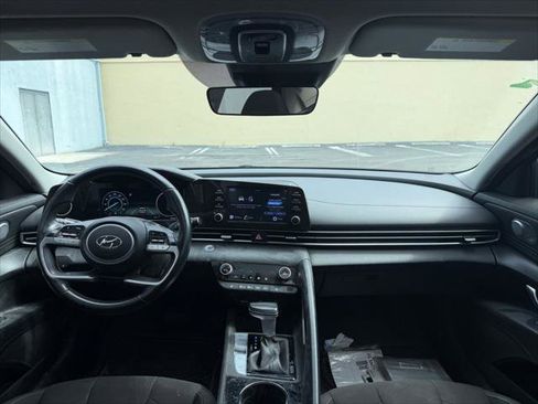 Used 2021 Hyundai Elantra SEL w/ Convenience + Premium Package FWD image 17