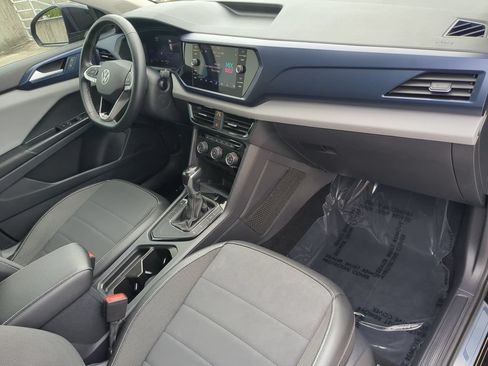 Certified 2023 Volkswagen Taos SE FWD image 11