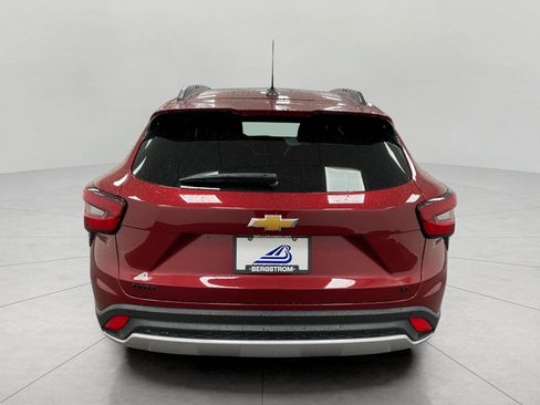 Used 2024 Chevrolet Trax LT w/ Driver Confidence Package FWD image 5