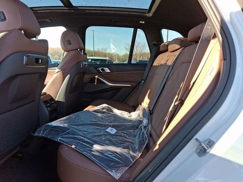 New 2026 BMW X5 xDrive40i w/ Premium Package image 9