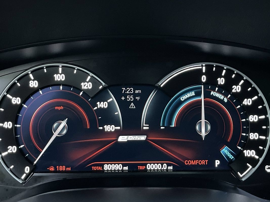 Used 2018 BMW 530e w/ Premium Package 2 RWD image 20