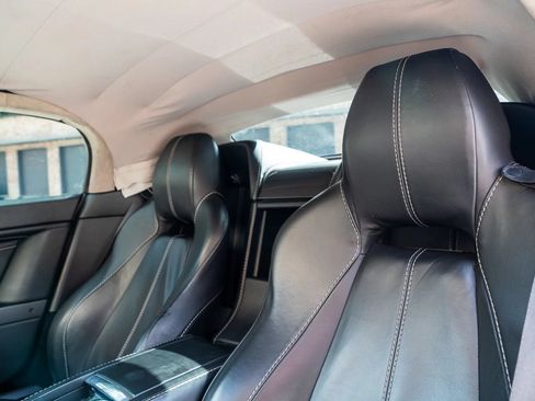 Used 2013 Aston Martin V8 Vantage Roadster RWD image 19