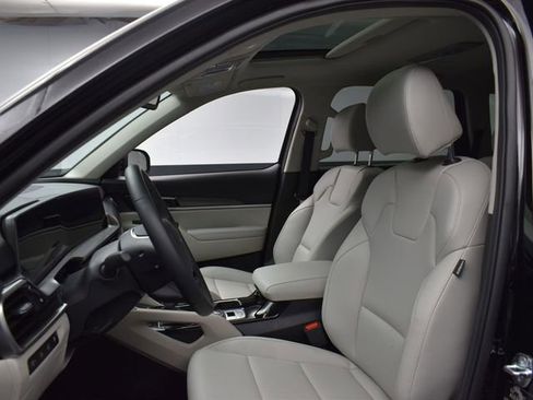 New 2025 Kia Telluride S FWD image 9