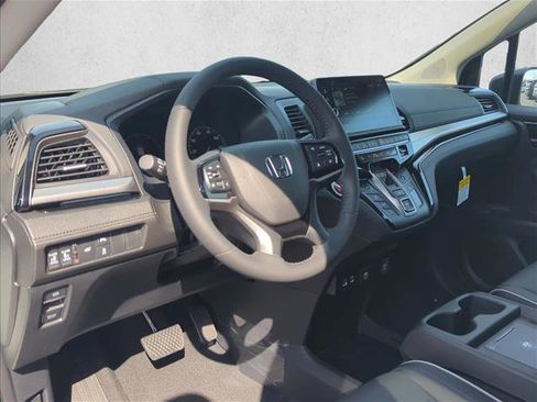 New 2026 Honda Odyssey Touring image 3