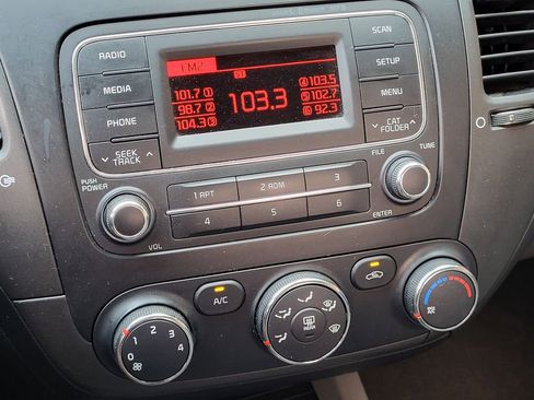 Used 2015 Kia Forte LX image 16