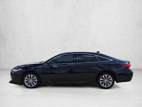 Used 2022 Toyota Avalon XLE w/ Moonroof Package FWD image 9