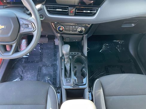 Used 2025 Chevrolet TrailBlazer LT image 39