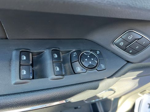 Used 2024 Ford Expedition XLT image 13