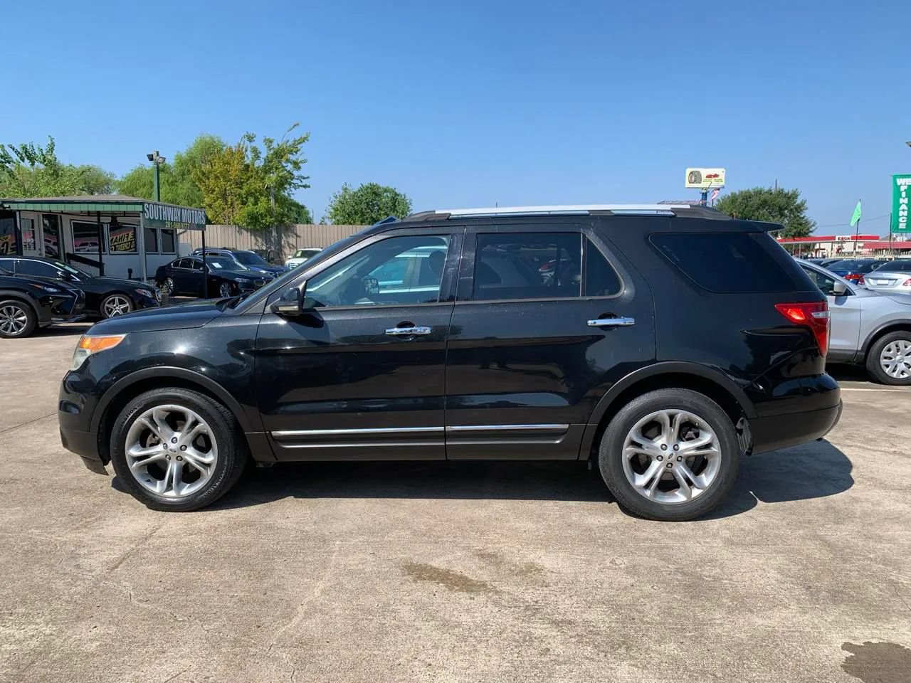 Used 2013 Ford Explorer Limited AWD/4WD image 9