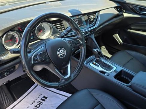 Used 2018 Buick Regal Essence image 15