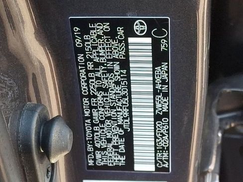Used 2020 Toyota Prius LE AWD/4WD image 26