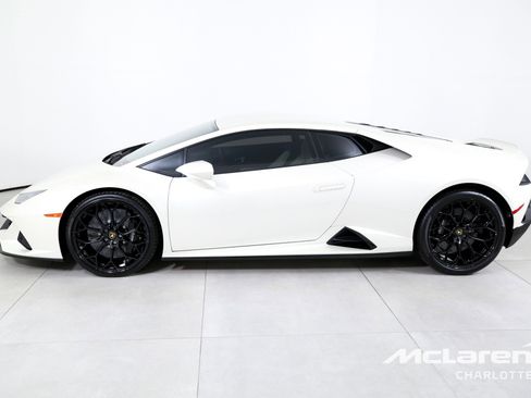 Used 2022 Lamborghini Huracan EVO image 5