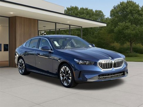 New 2026 BMW 530i w/ Premium Package image 6