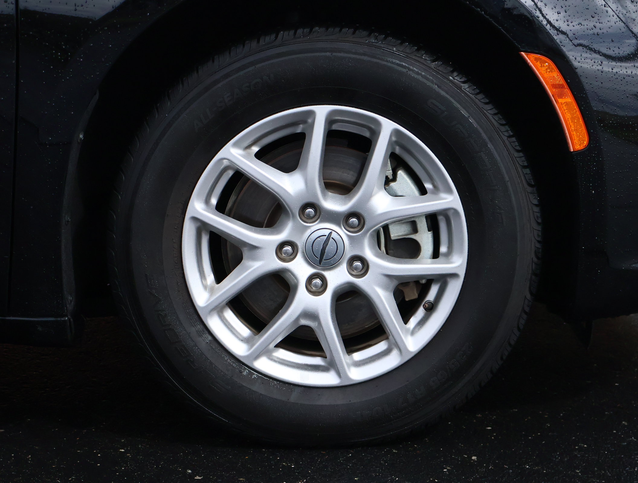 Used 2024 Chrysler Pacifica Touring-L FWD image 30