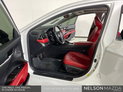 Used 2022 Toyota Camry XSE image 11