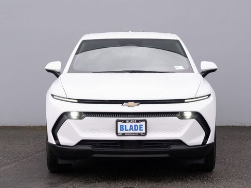 New 2026 Chevrolet Equinox EV LT image 17