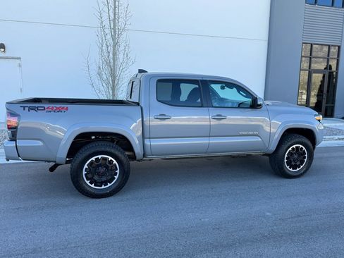 Used 2021 Toyota Tacoma TRD Sport w/ TRD Premium Sport Package image 8