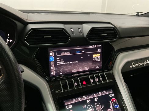 Used 2021 Lamborghini Urus AWD/4WD image 51